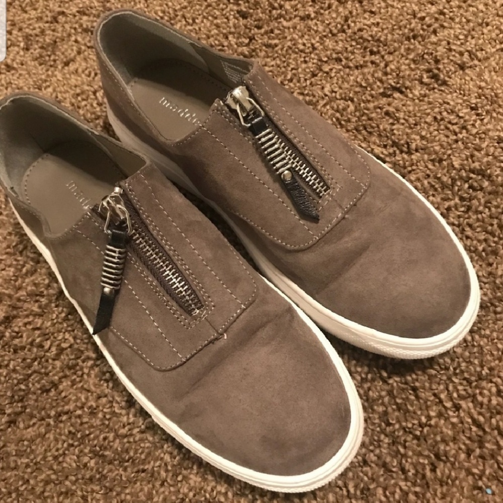 Steve Madden zip sneaker grey